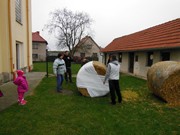 Stavíme sněhuláka s partnery,  rodiči a dětmi